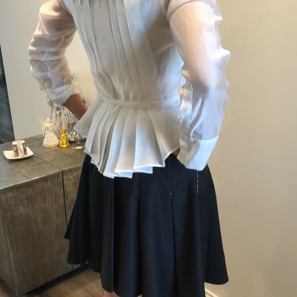 White fancy blouse with high and low length. - Picture 4 of 4